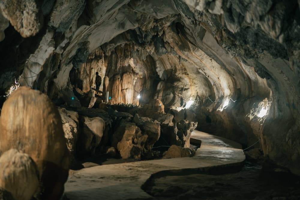 Grottes de Vieng Xay
